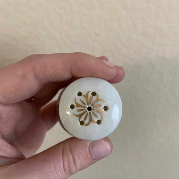 Lefton China Sugar shaker - Picture 2 of 3